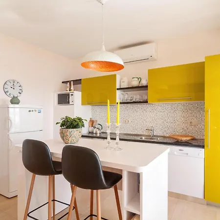 Cozy In With Kitchen * 예세니체