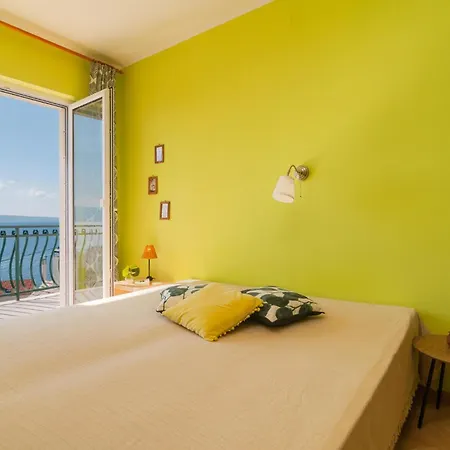 Cozy In With Kitchen Apartamento Jesenice (Split-Dalmatia)