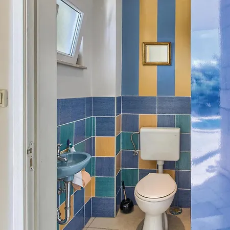 Cozy In With Kitchen Jesenice (Split-Dalmatia)