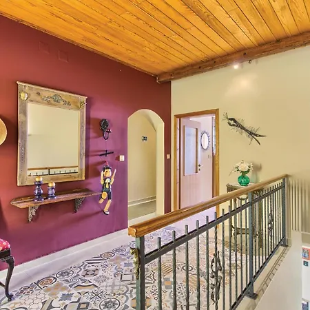 Cozy In With Kitchen Apartamento Jesenice (Split-Dalmatia)