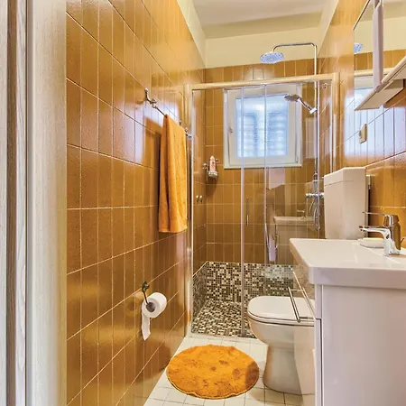 Cozy In With Kitchen * Jesenice (Split-Dalmatia)
